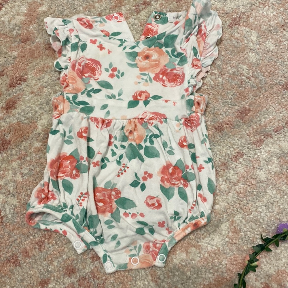 Angel Dear outfit. So soft. GUC. Size 3-6 months